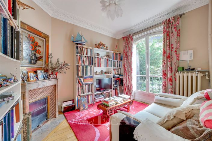 Image No.4-6 Bed House for sale