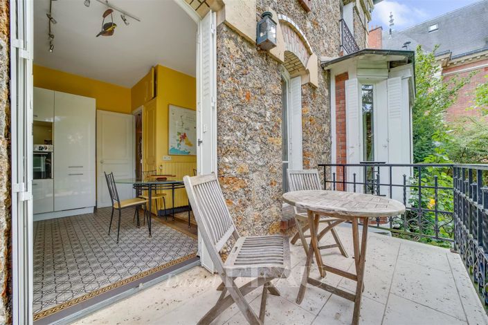 Image No.6-6 Bed House for sale