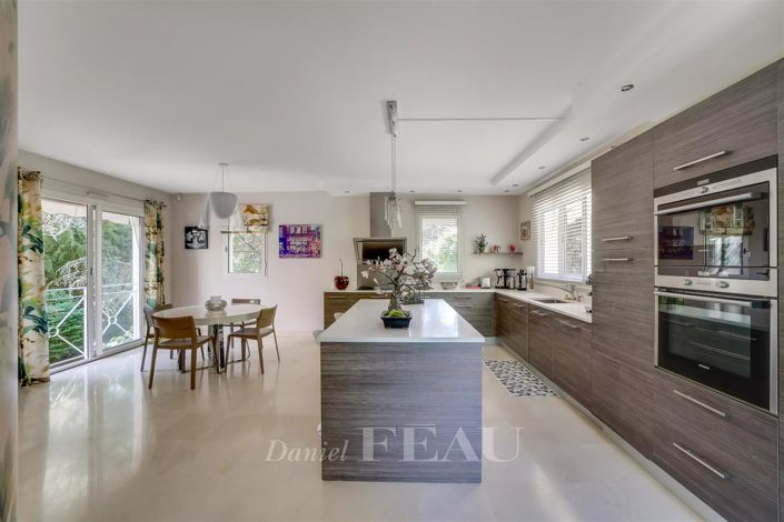 Image No.13-3 Bed House for sale