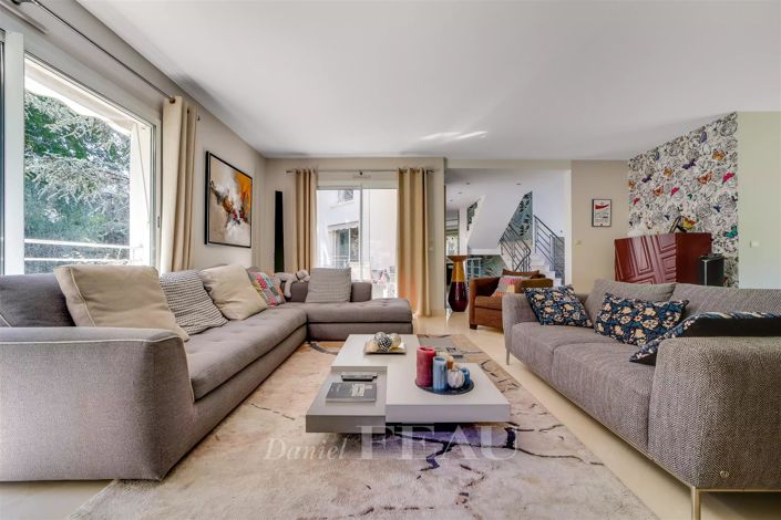 Image No.14-3 Bed House for sale