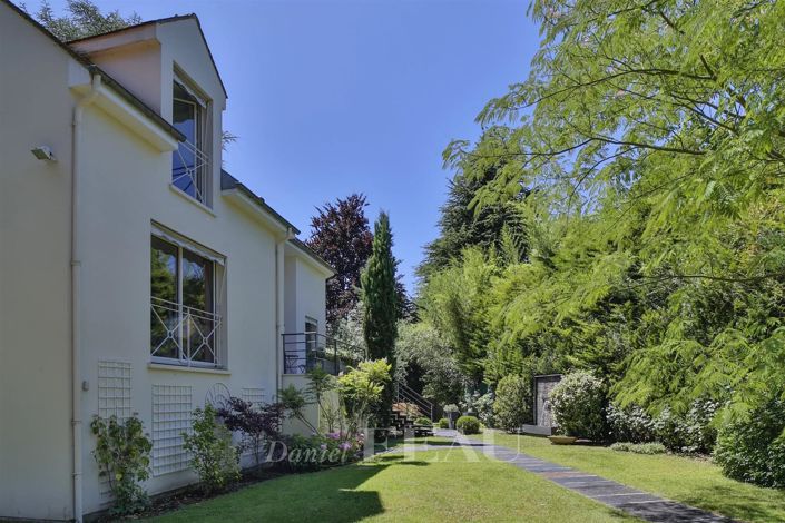 Image No.17-3 Bed House for sale