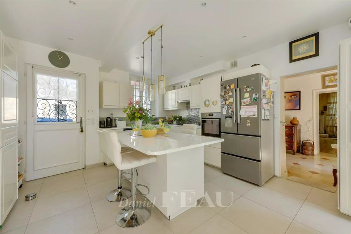 Image No.5-4 Bed House for sale