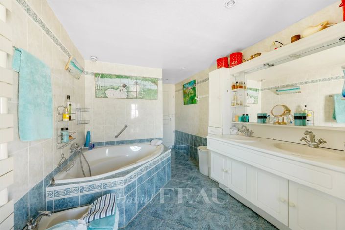 Image No.7-4 Bed House for sale