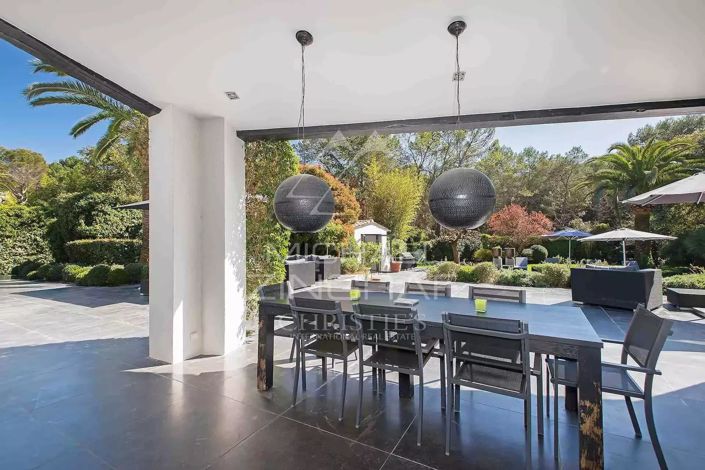 Image No.3-5 Bed House for sale