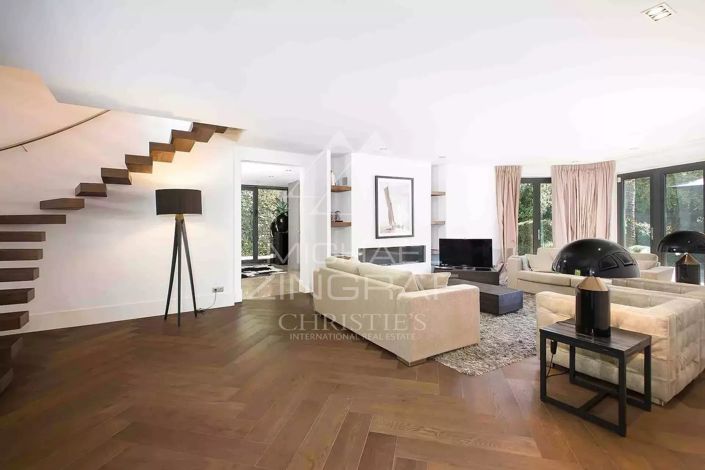 Image No.5-5 Bed House for sale