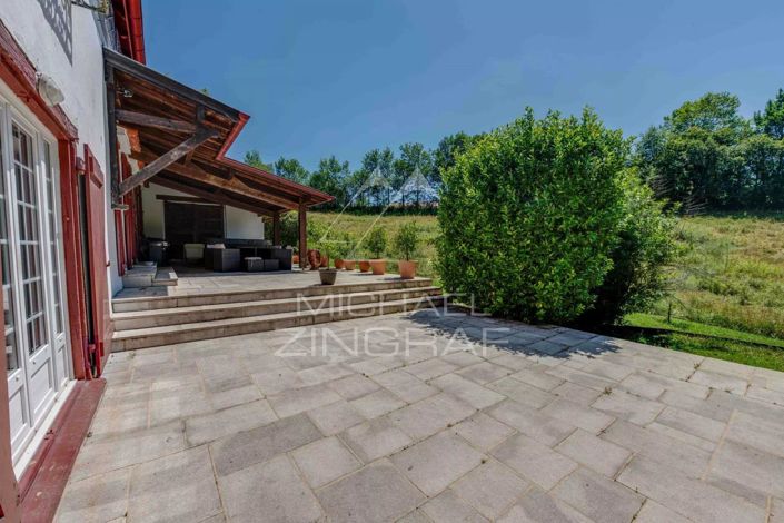 Image No.9-5 Bed House for sale