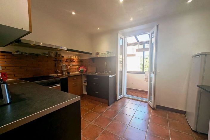 Image No.1-4 Bed House for sale
