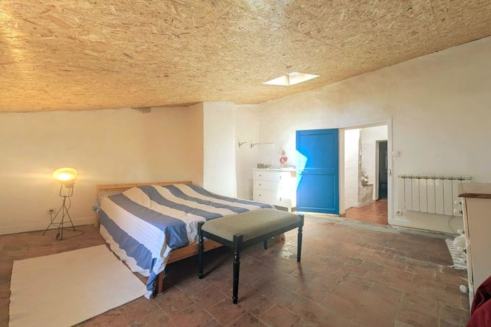 Image No.17-4 Bed House for sale