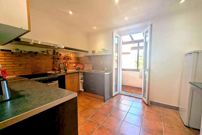 Image No.6-4 Bed House for sale