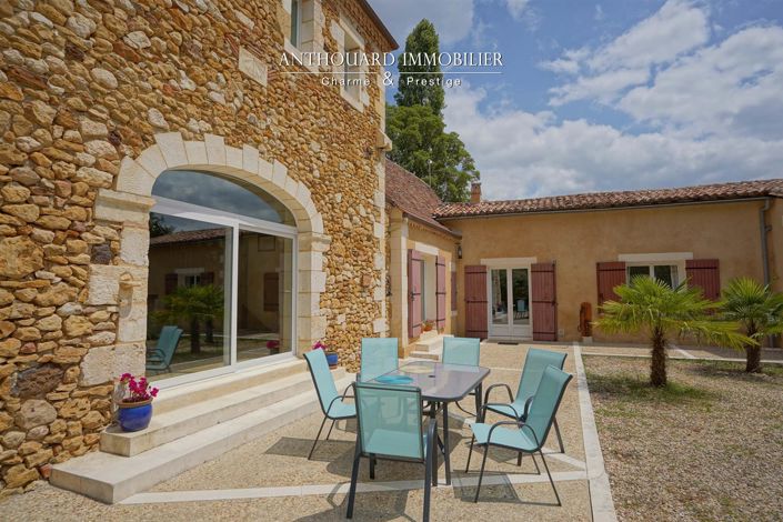 Image No.20-5 Bed House for sale