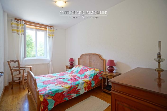 Image No.36-5 Bed House for sale