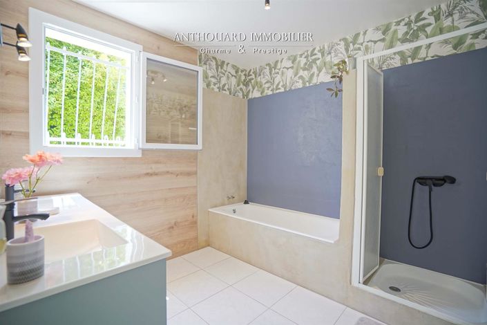 Image No.42-5 Bed House for sale