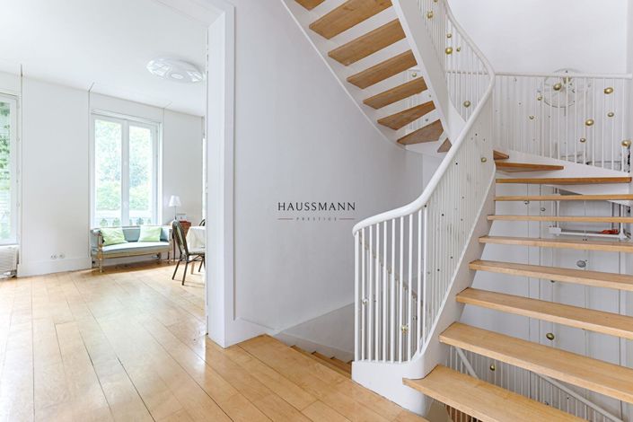 Image No.5-6 Bed Property for sale