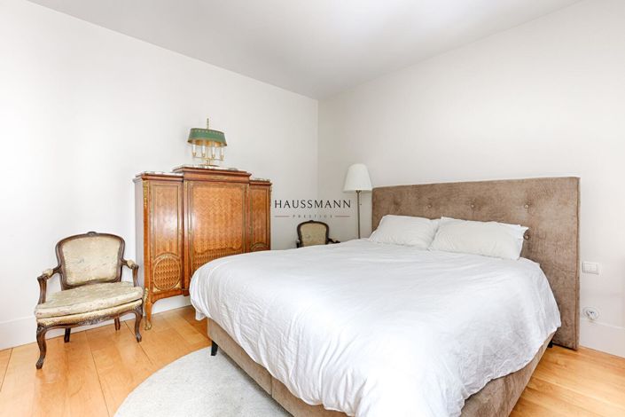 Image No.8-6 Bed Property for sale