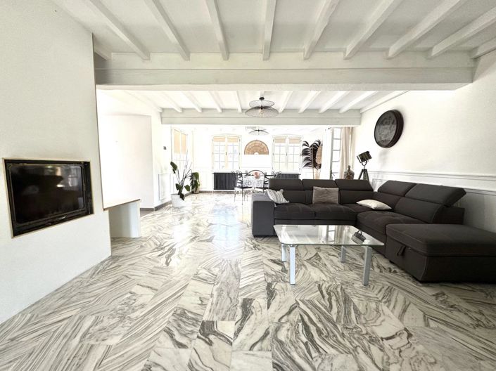 Image No.4-6 Bed House for sale