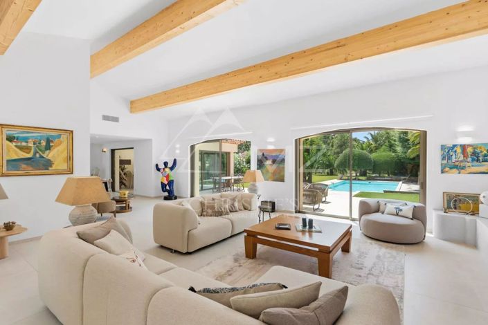 Image No.5-5 Bed House for sale