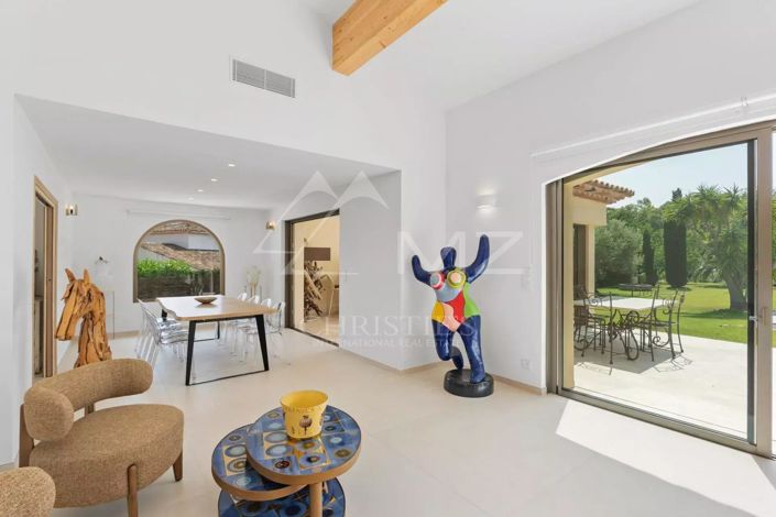 Image No.6-5 Bed House for sale