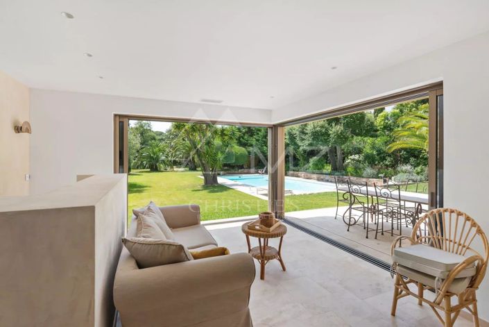 Image No.7-5 Bed House for sale