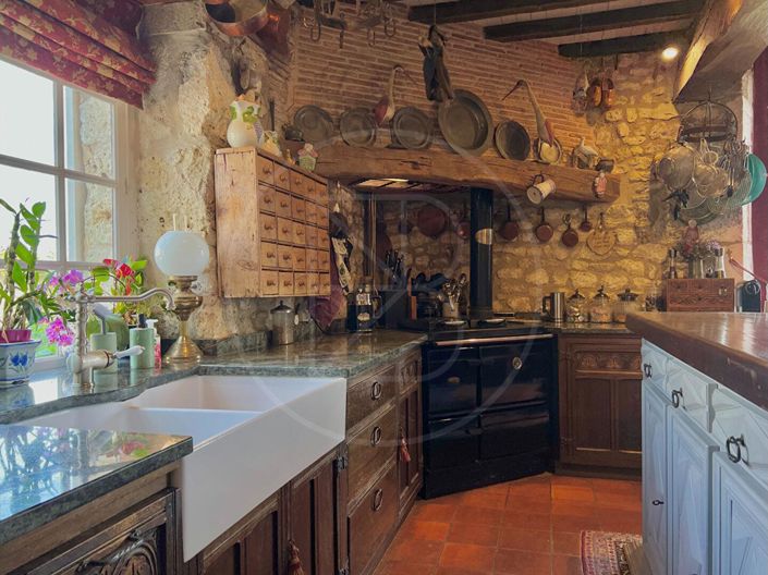 Image No.7-6 Bed House for sale