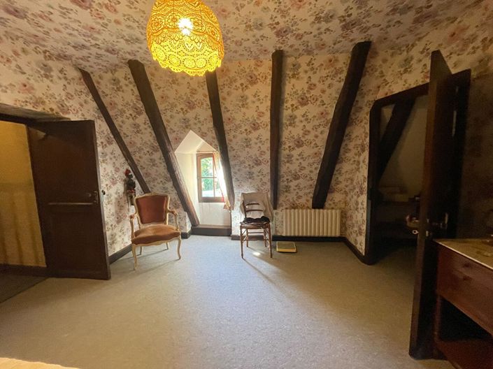 Image No.8-5 Bed House for sale