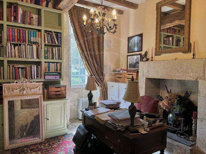 Image No.8-6 Bed House for sale