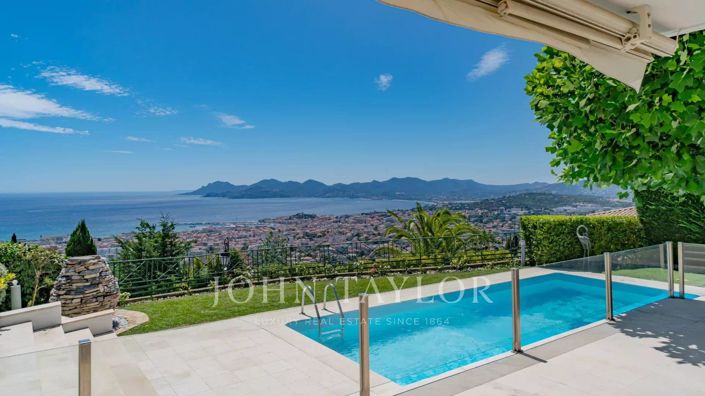 Image No.1-5 Bed House for sale