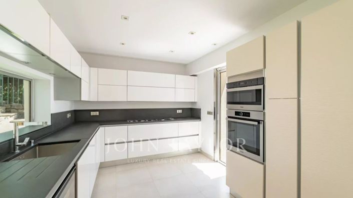 Image No.11-5 Bed House for sale