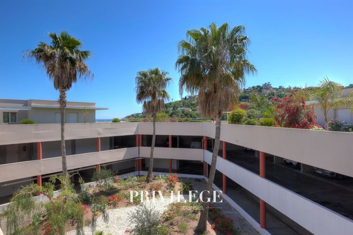 Image No.20-3 Bed Apartment for sale