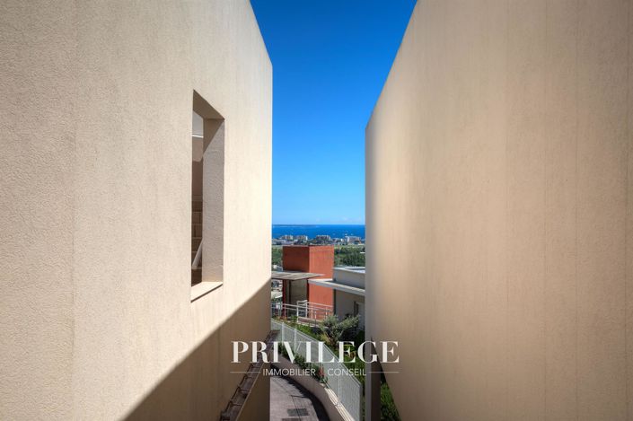 Image No.24-3 Bed Apartment for sale