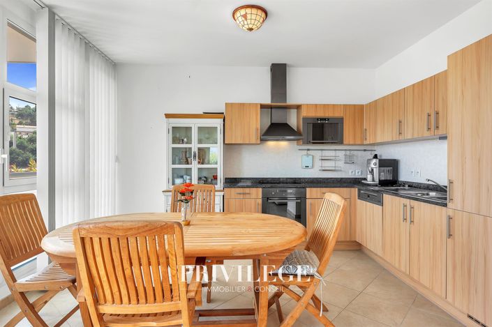 Image No.8-3 Bed Apartment for sale