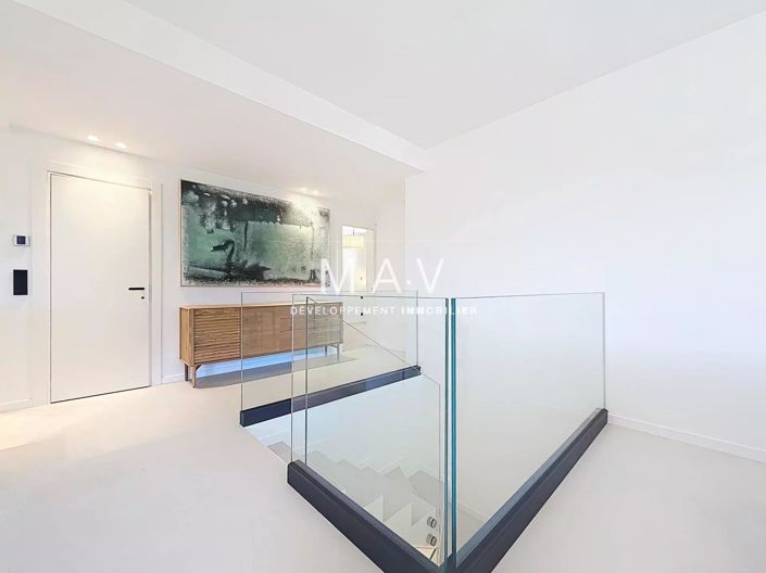 Image No.27-5 Bed House for sale