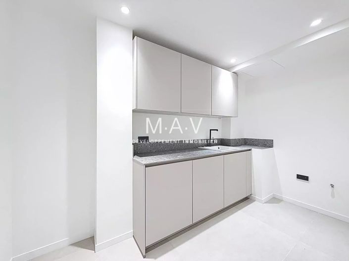 Image No.32-5 Bed House for sale