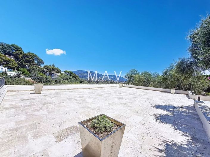 Image No.36-5 Bed House for sale