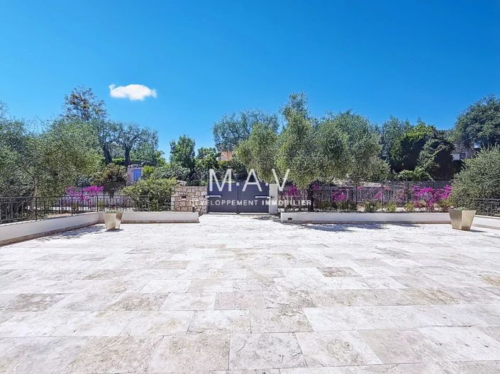 Image No.5-5 Bed House for sale