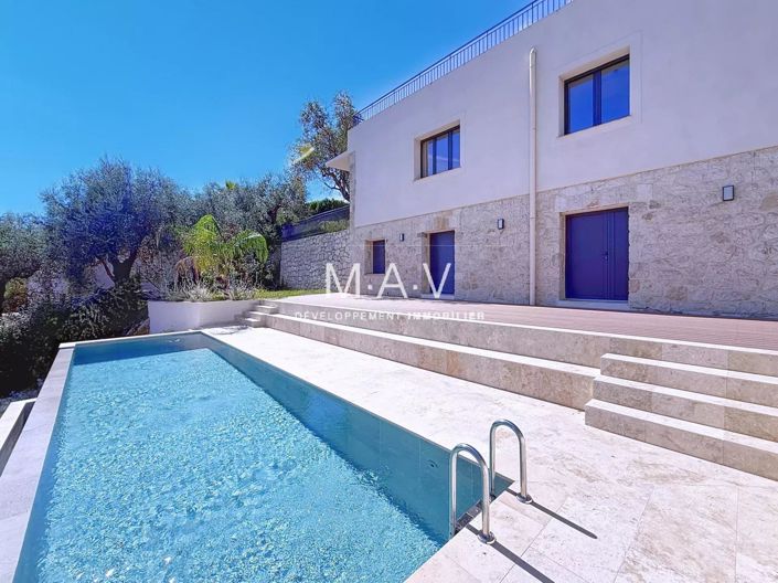 Image No.6-5 Bed House for sale