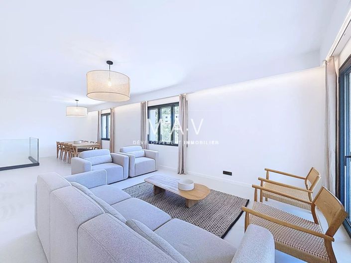 Image No.7-5 Bed House for sale