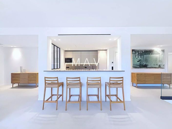 Image No.9-5 Bed House for sale