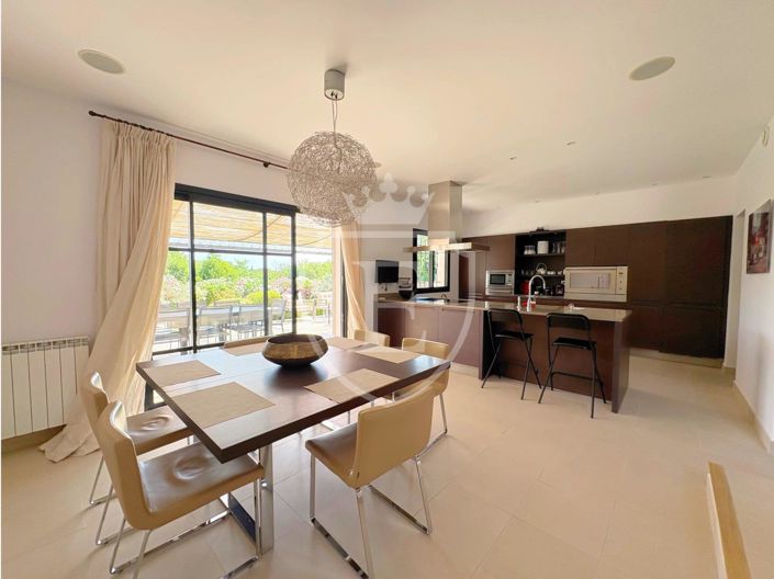 Image No.5-4 Bed House for sale