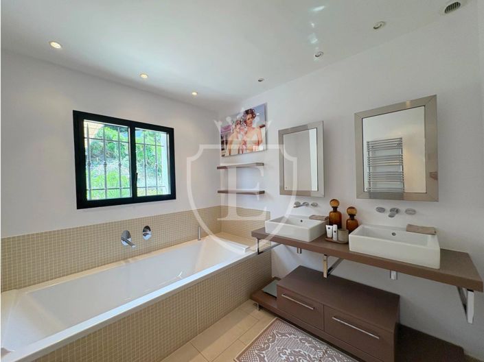 Image No.9-4 Bed House for sale