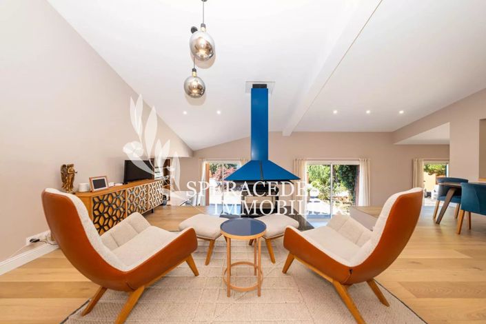 Image No.7-4 Bed House for sale