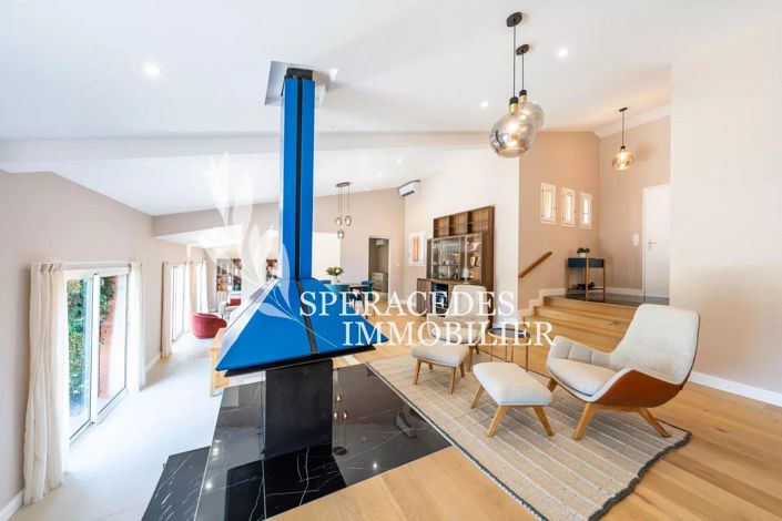 Image No.8-4 Bed House for sale