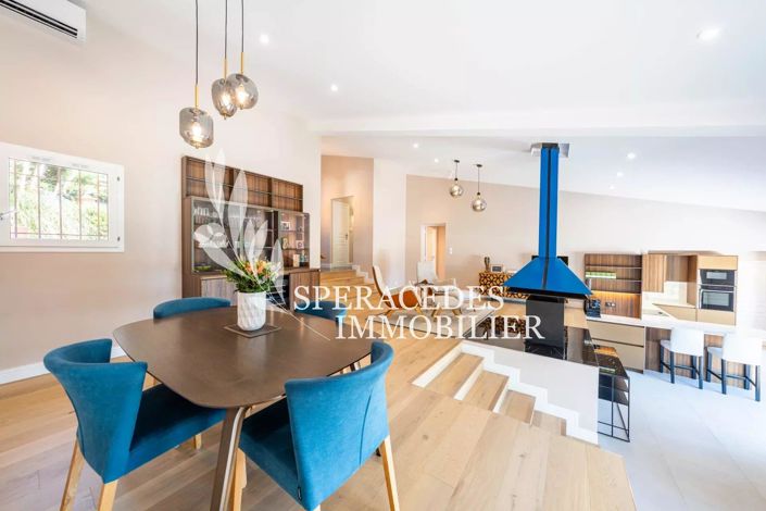 Image No.9-4 Bed House for sale