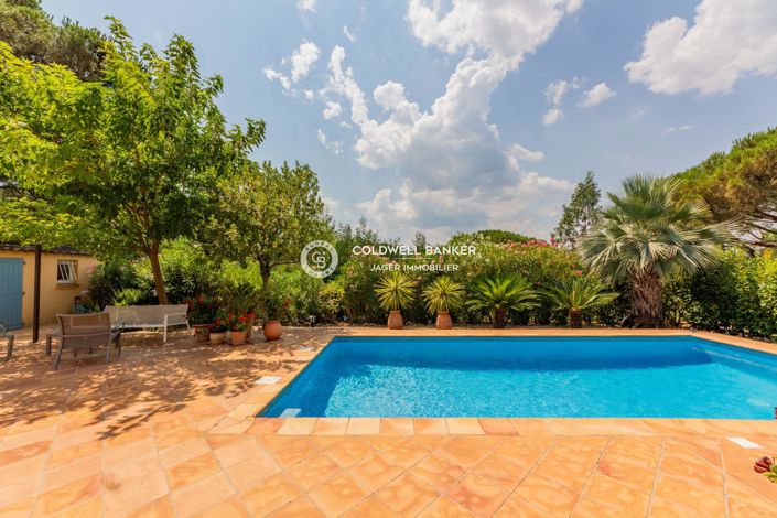 Image No.1-4 Bed House for sale