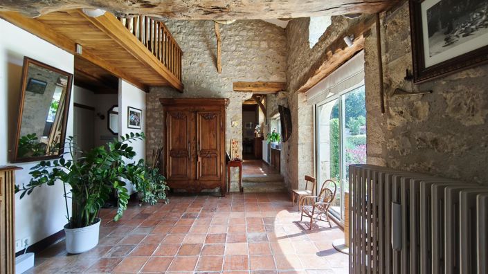 Image No.10-3 Bed House for sale