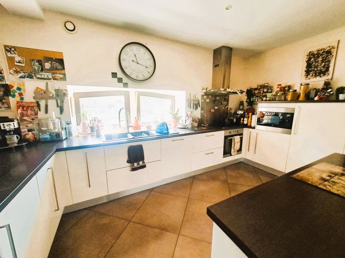 Image No.4-4 Bed House for sale