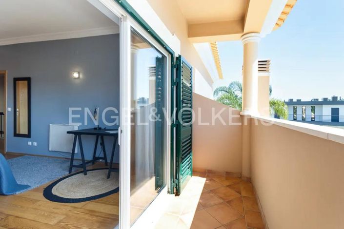 Image No.33-4 Bed House for sale