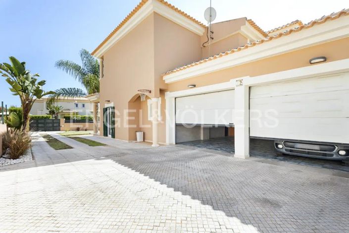 Image No.47-4 Bed House for sale