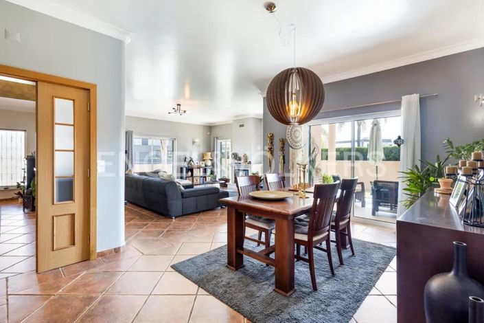 Image No.7-4 Bed House for sale