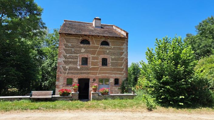 Image No.21-8 Bed House for sale