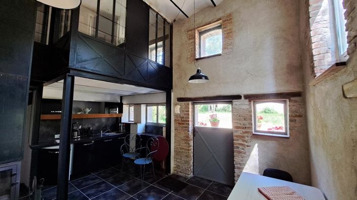 Image No.22-8 Bed House for sale